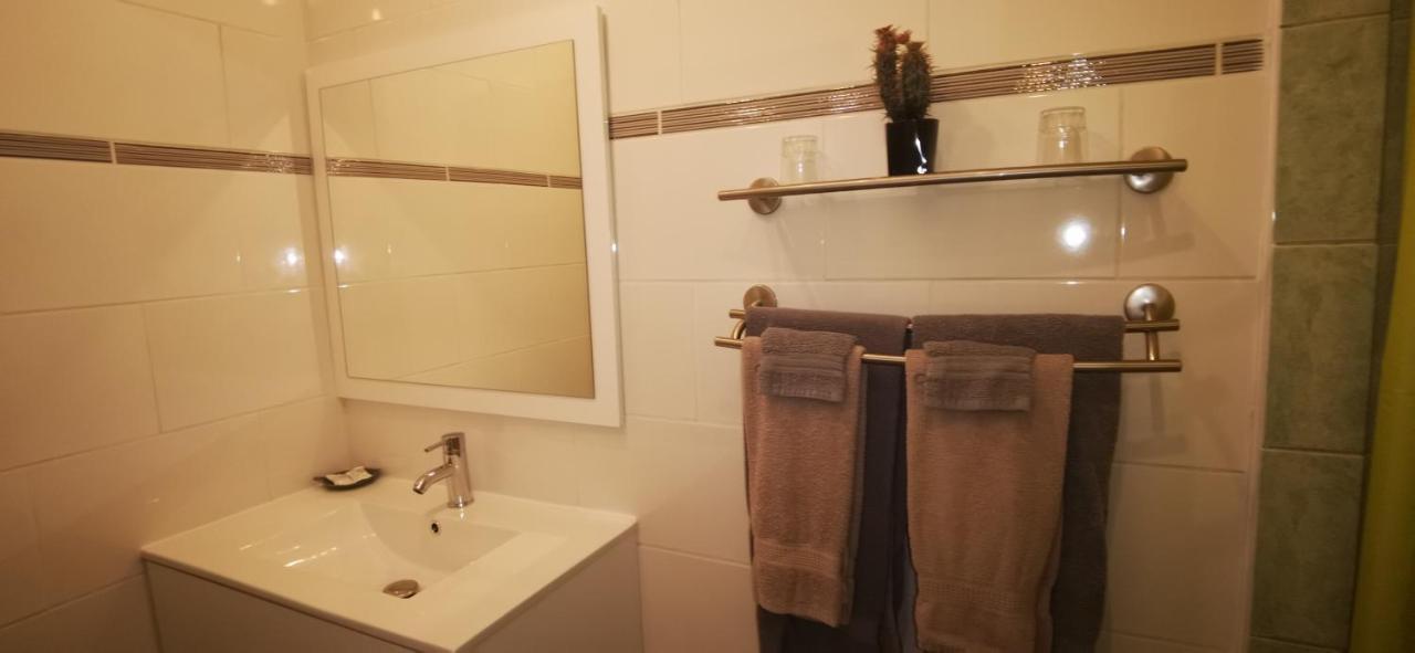 Les GREVILLEAS " chambres et table d'hôtes La Plaine des Cafres Exterior foto